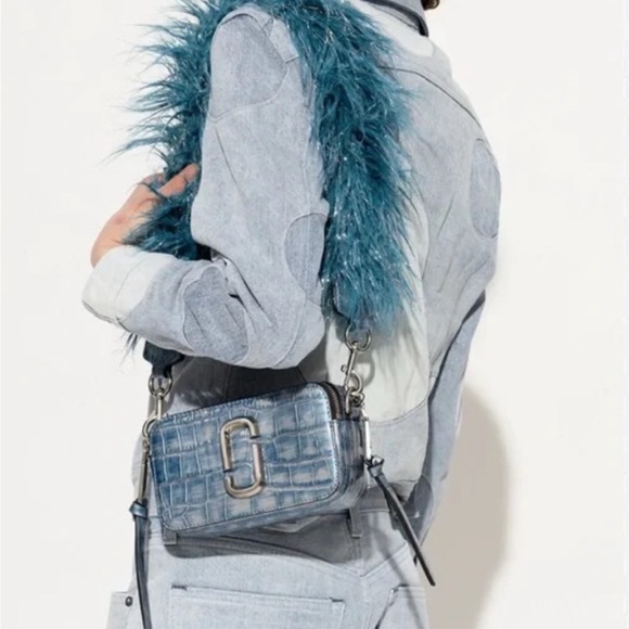 Marc Jacobs (NWT) Snapshot Camera Bag in Blue Croc-Embossed Leather & Faux-Fur - Picture 8 of 17